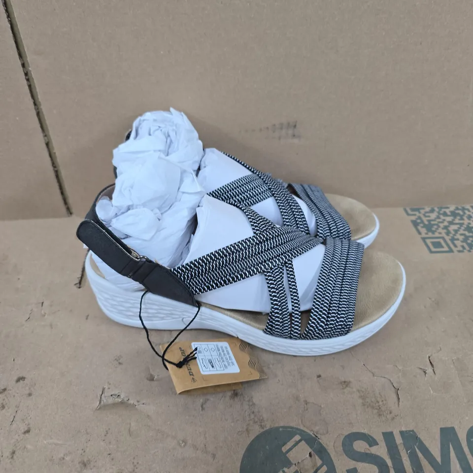 UNBOXED PAIR OF DUNLOP STRAPPY SANDALS IN GREY/WHITE - SIZE 39