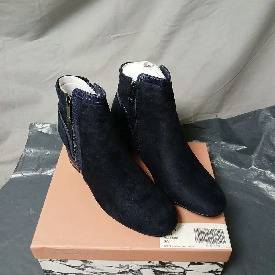 MODA IN PELLE PESAR NAVY ALCANTARA BOOTS SIZE 39 BOXED