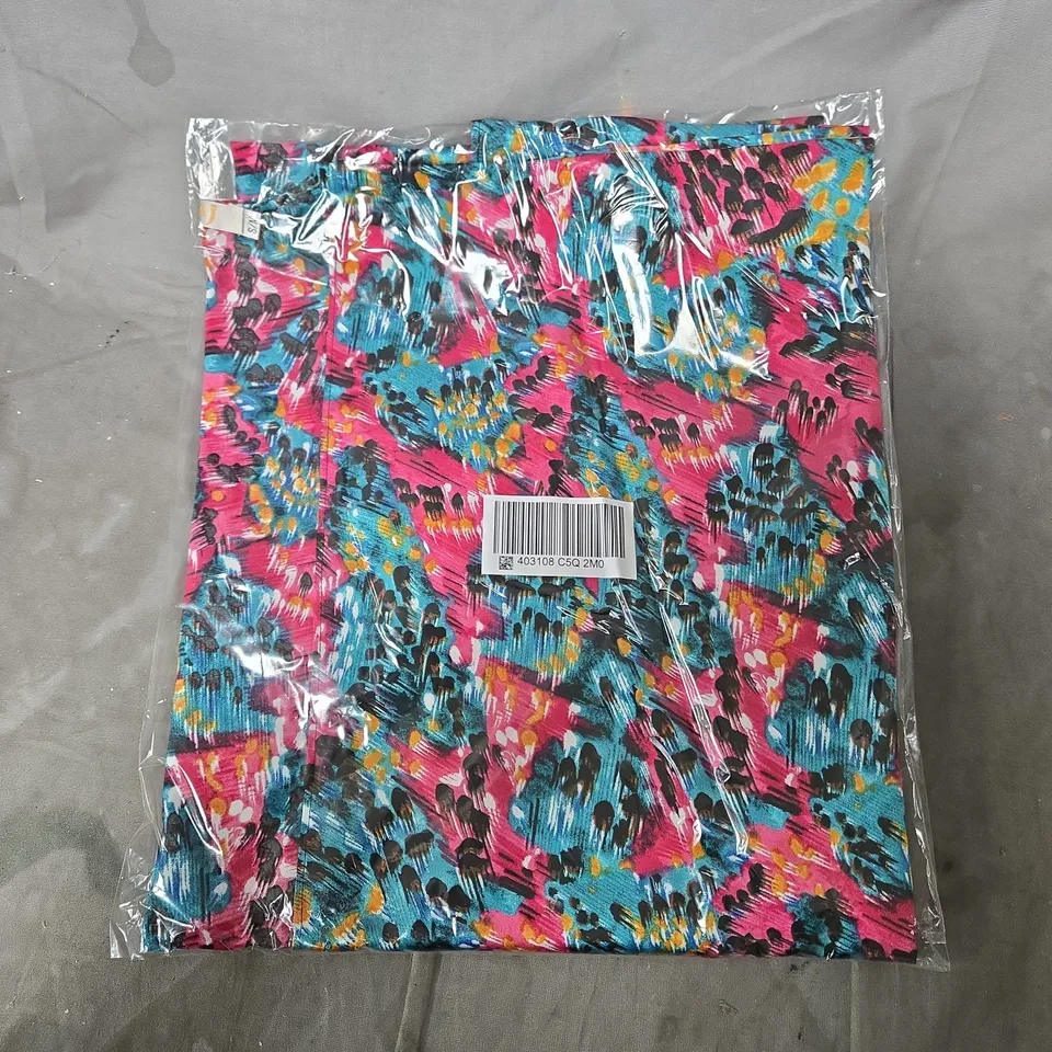 APPROXIMATELY 15 BAGGED MALISSA J PRINTED KIMONO JACKETS IN BLUE/PINK MULTI ABSTRACT PRINT - SMALL/MEDIUM