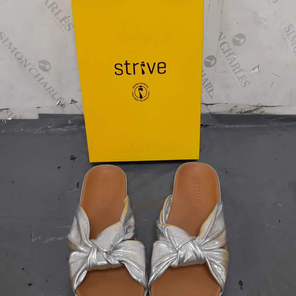 BOXED PAIROF STRIVE SICILY SILVER SANDAL UK 7 