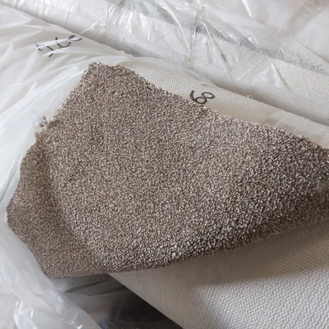 ROLL OF QUALITY EC HEARTLAND HALLOW CARPET // APPROX: 5 X 6.85m