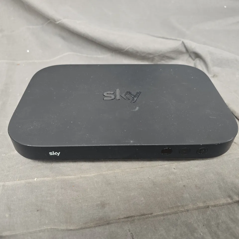 SKY TV BOX 