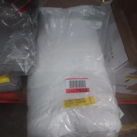 BAGGED SILENTNIGHT SUMMER BREEZE 2.5 TOG DUVET COVER // SIZE: KING
