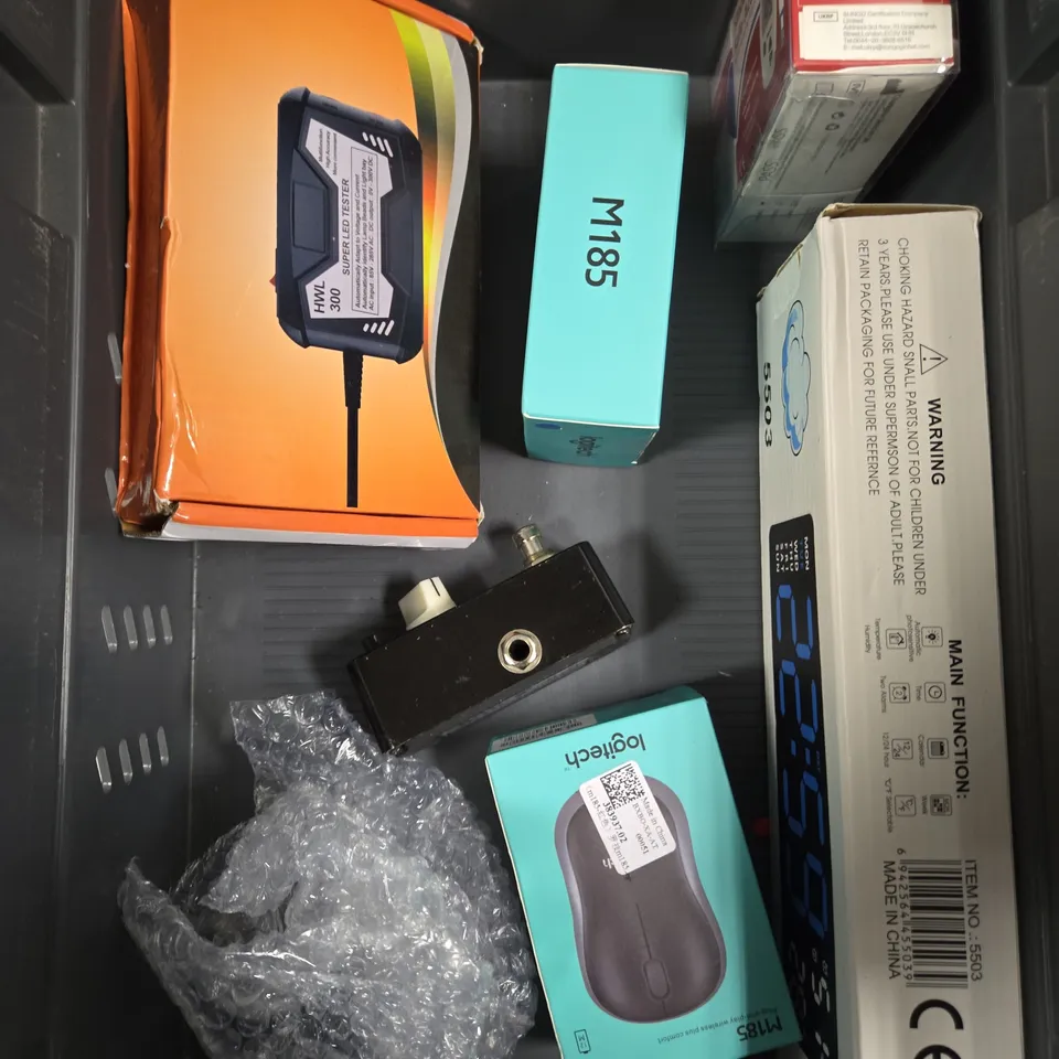 APPROXIMATELY 10 ASSORTED ELECTRICAL PRODUCTS TO INCLUDE SMOKE ALARM, WIRELESS MOUSE, ACTIVE PLUG ETC 