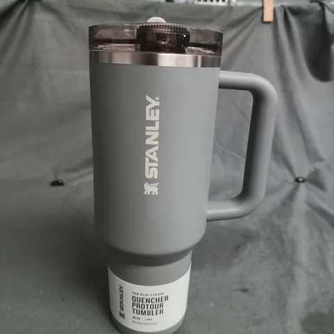 STANLEY QUENCHER PRO TOUR TUMBLER 40 OZ – GREY
