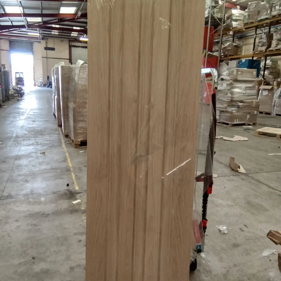 1998 X 605MM OAK VENEER 3 PANNEL DOOR