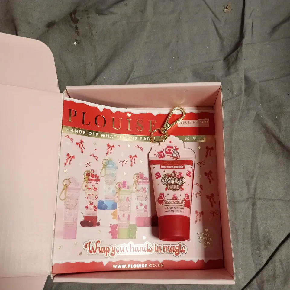 P LOUISE HANDS OFF HAND CREAM GIFT SET – PINK BOX