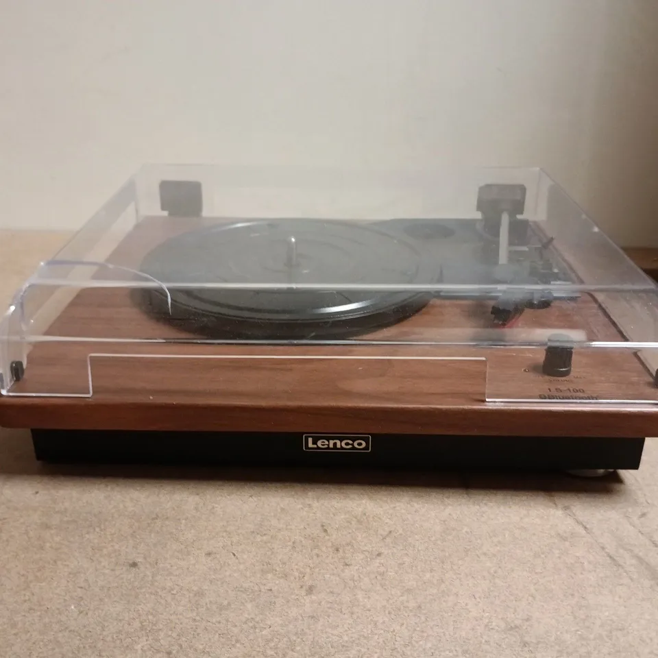 LENCO TURNTABLE WITH TWO BOOKSHELF SPEAKERS – WOOD VENEER, CLEAR DUST COVER