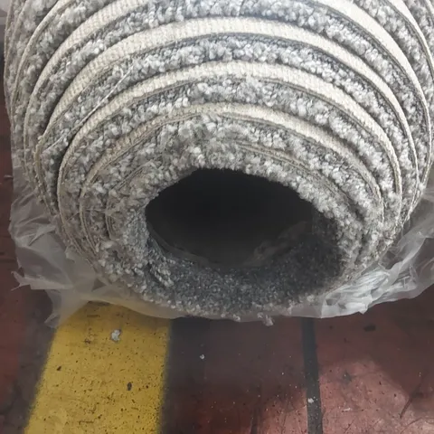 ROLL OF QUALITY CLASSIC CHARM ACTIONBAC CARPET - APPROXIMATELY 5.4 x 5m