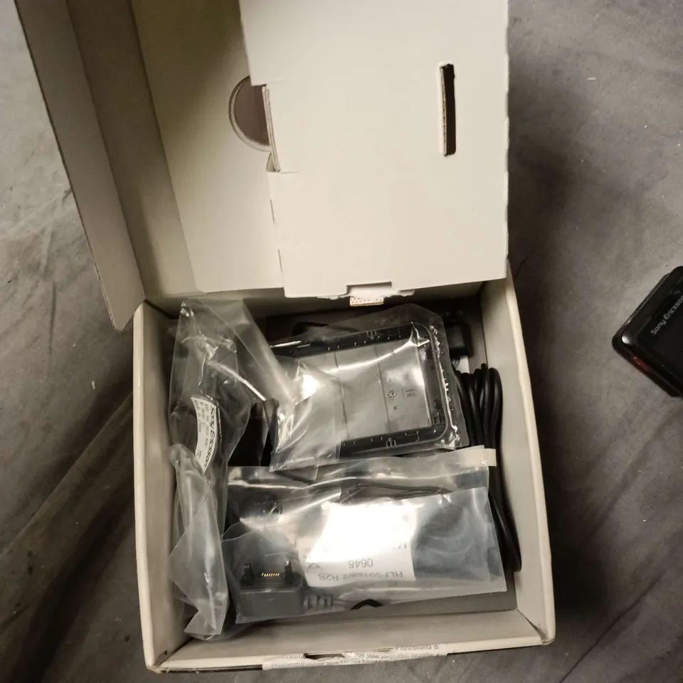 SONY ERICSSON K618I MOBILE PHONE – BOXED WITH CHARGER