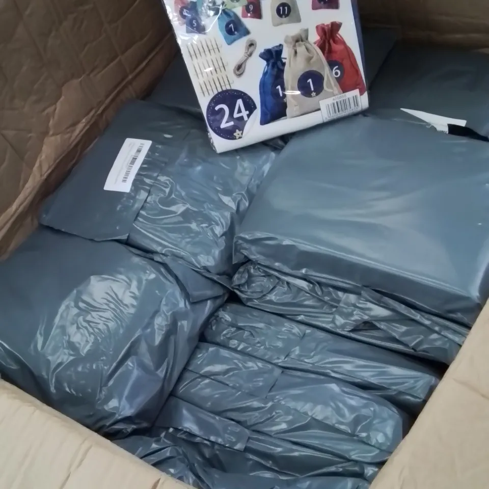 BOX CONTAINING APPROXIMATELY 60 BRAND NEW CHRISTMAS ADVENT CALENDAR BAG SETS 