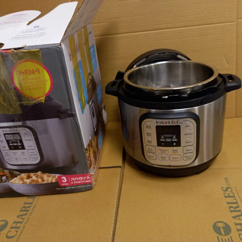 INSTANT POT DUO MINI PRESSURE COOKER