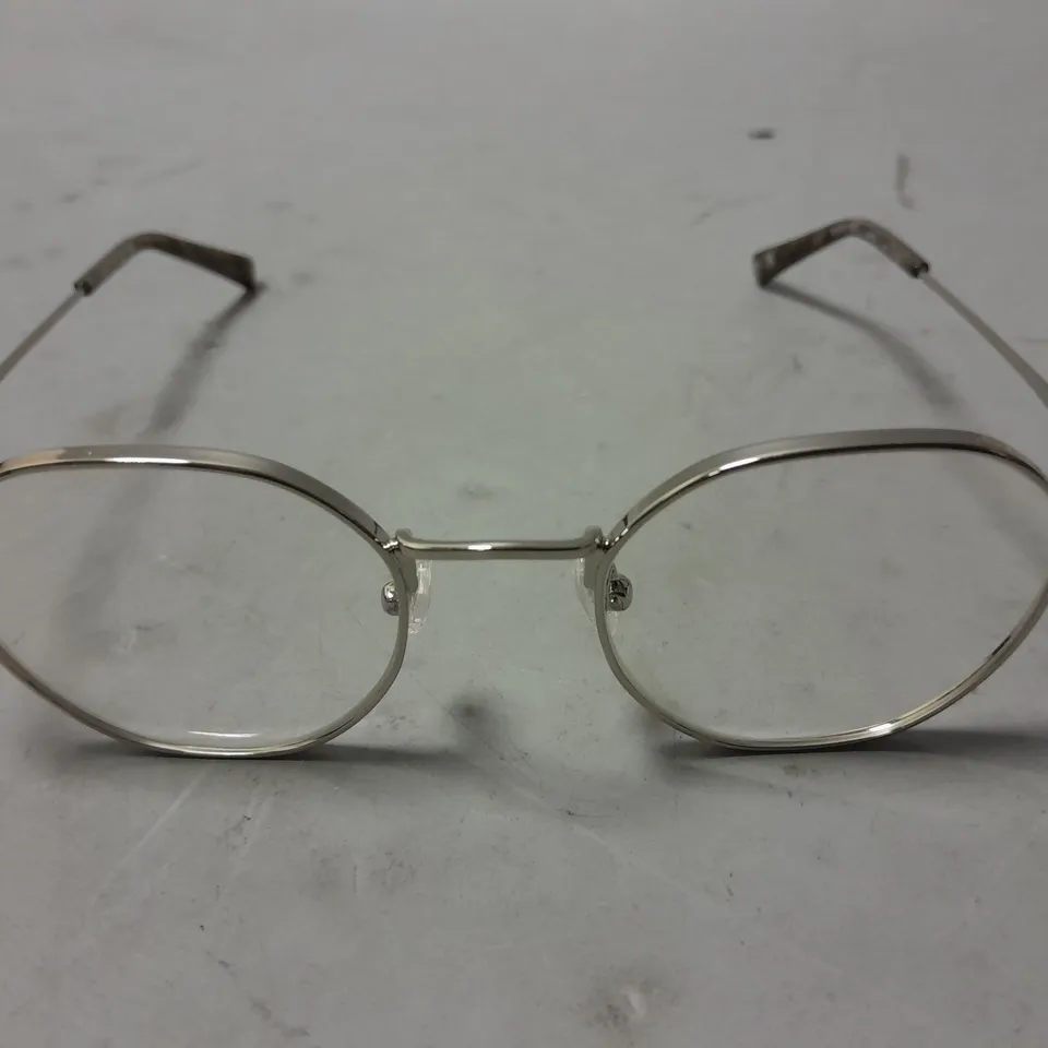 LONDON RETRO SILVER FRAMED GLASSES IN CASE
