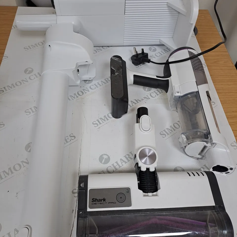 BOXED SHARK DETECT PRO 1.3L AUTO EMPTY VACUUM CLEANER IW3510UK