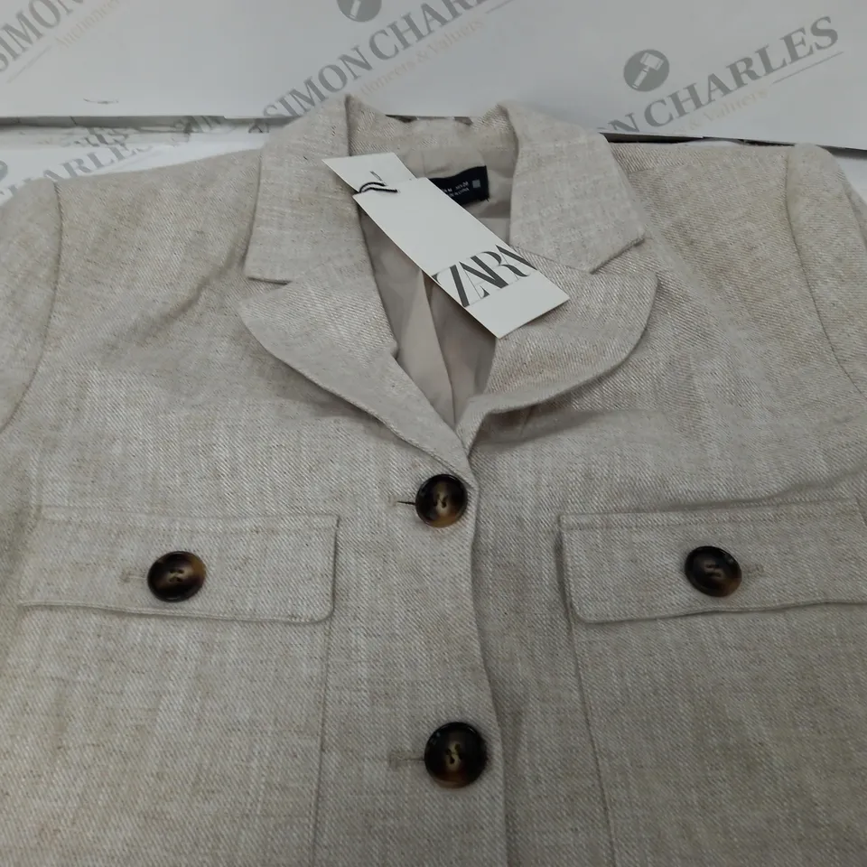 ZARA CROP BUTTON UP JACKET IN BEIGE - MEDIUM