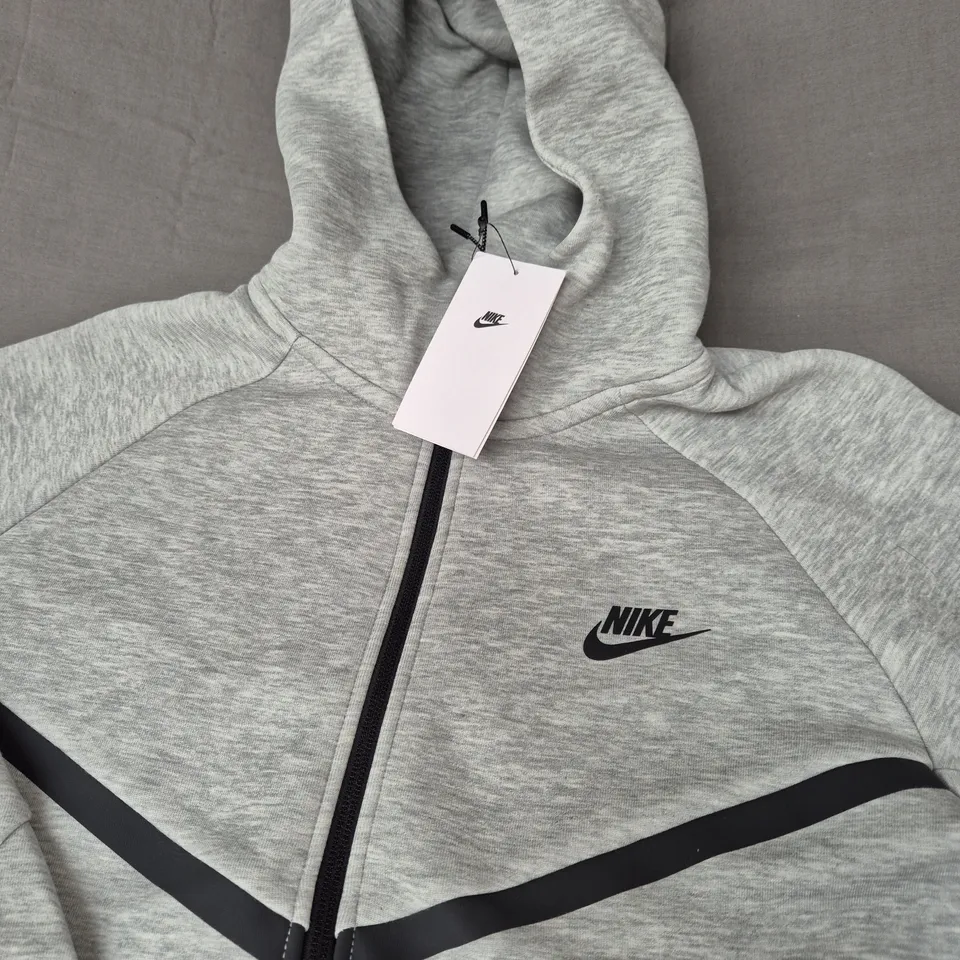 NIKE FULL ZIP TECH JACKET SIZE M