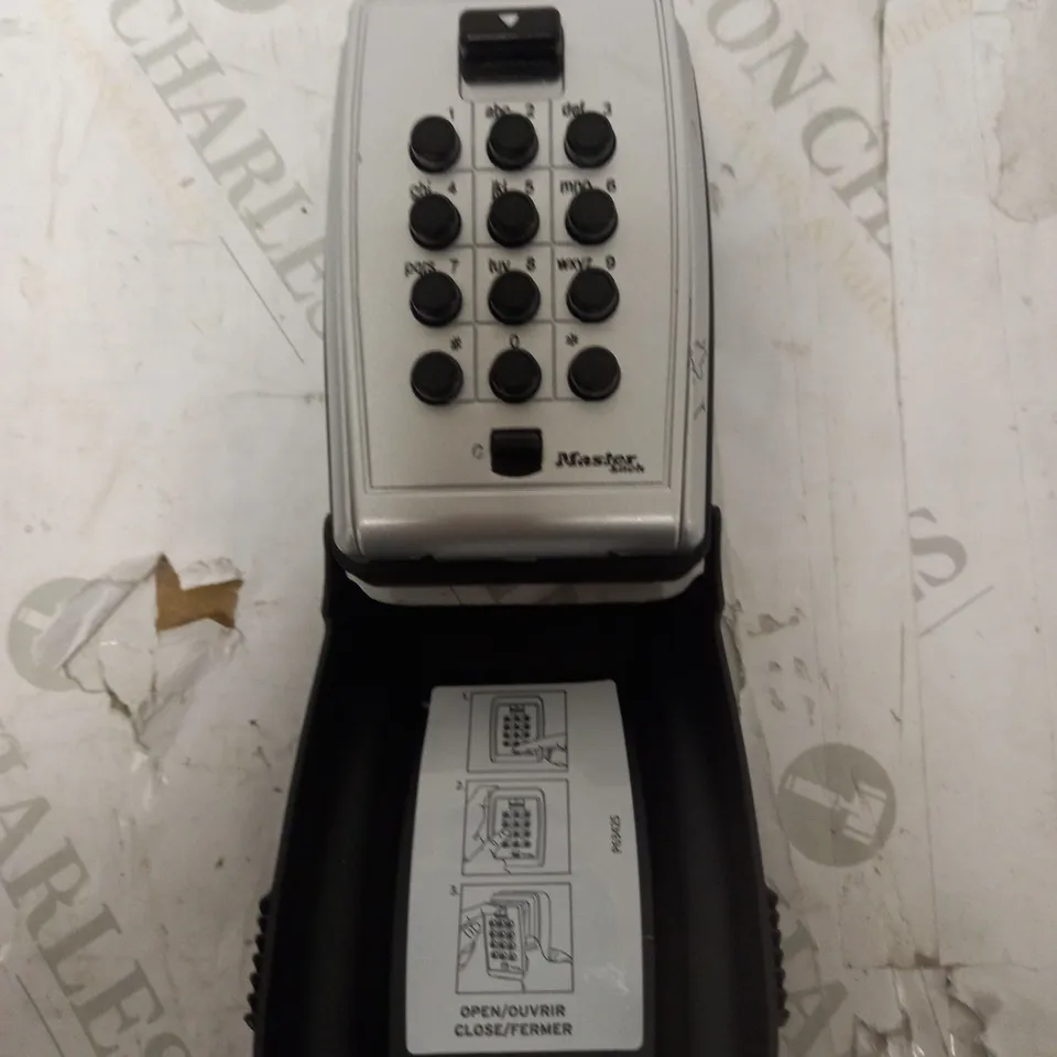 MASTER LOCK KEY SAFE