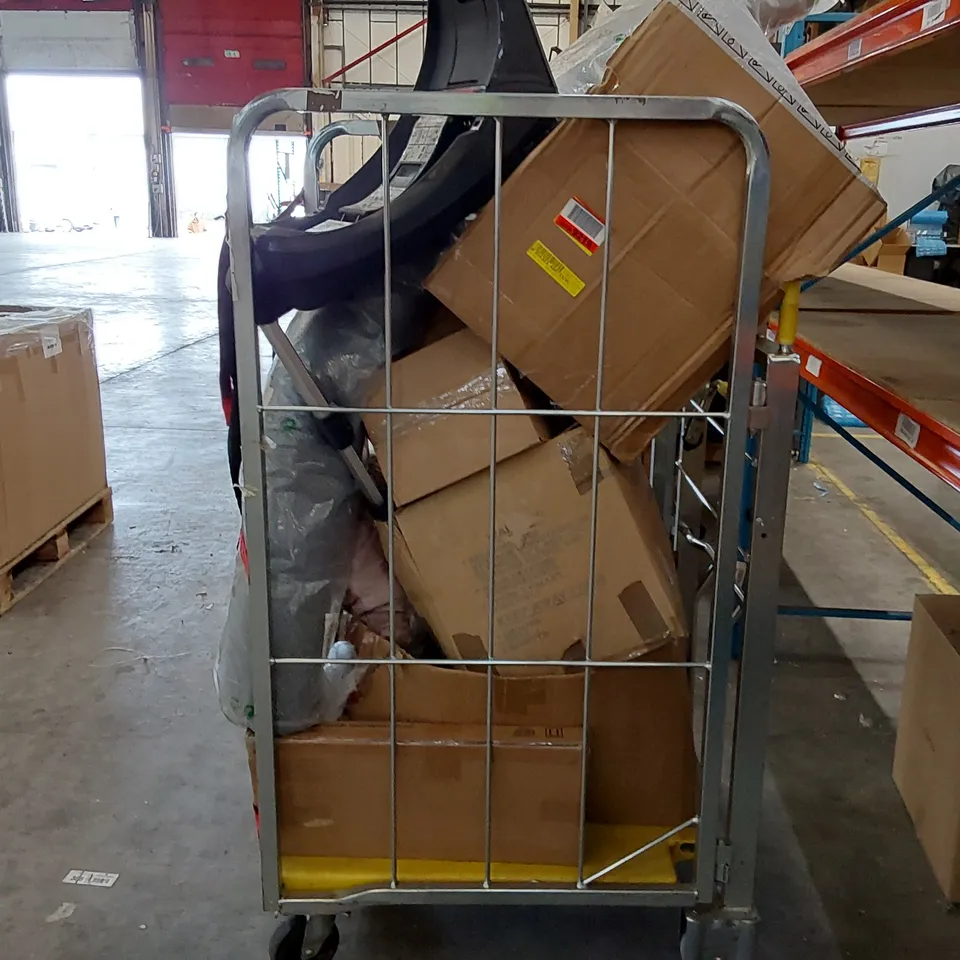 CAGE OF ASSORTED CONSUMER GOODS TO INCLUDE; LARGE GREY RUG, BEAN BAG ECT. (CAGE NOT INCLUDED)