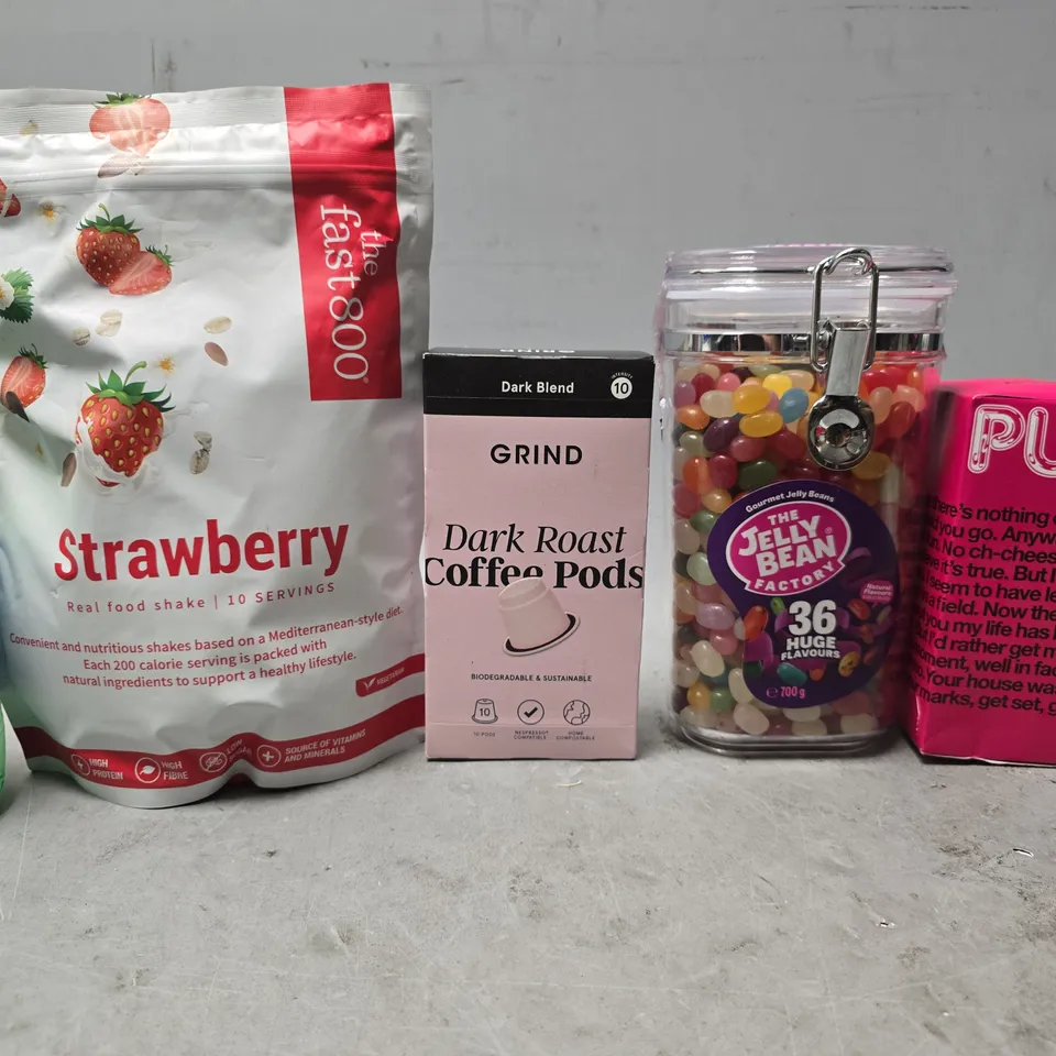 APPROXIMATELY 8 ASSORTED FOOD & DRINK ITEMS TO INCLUDE - JELLY BEANS , PULP TEA , GRIND COFFEE PODS ETC