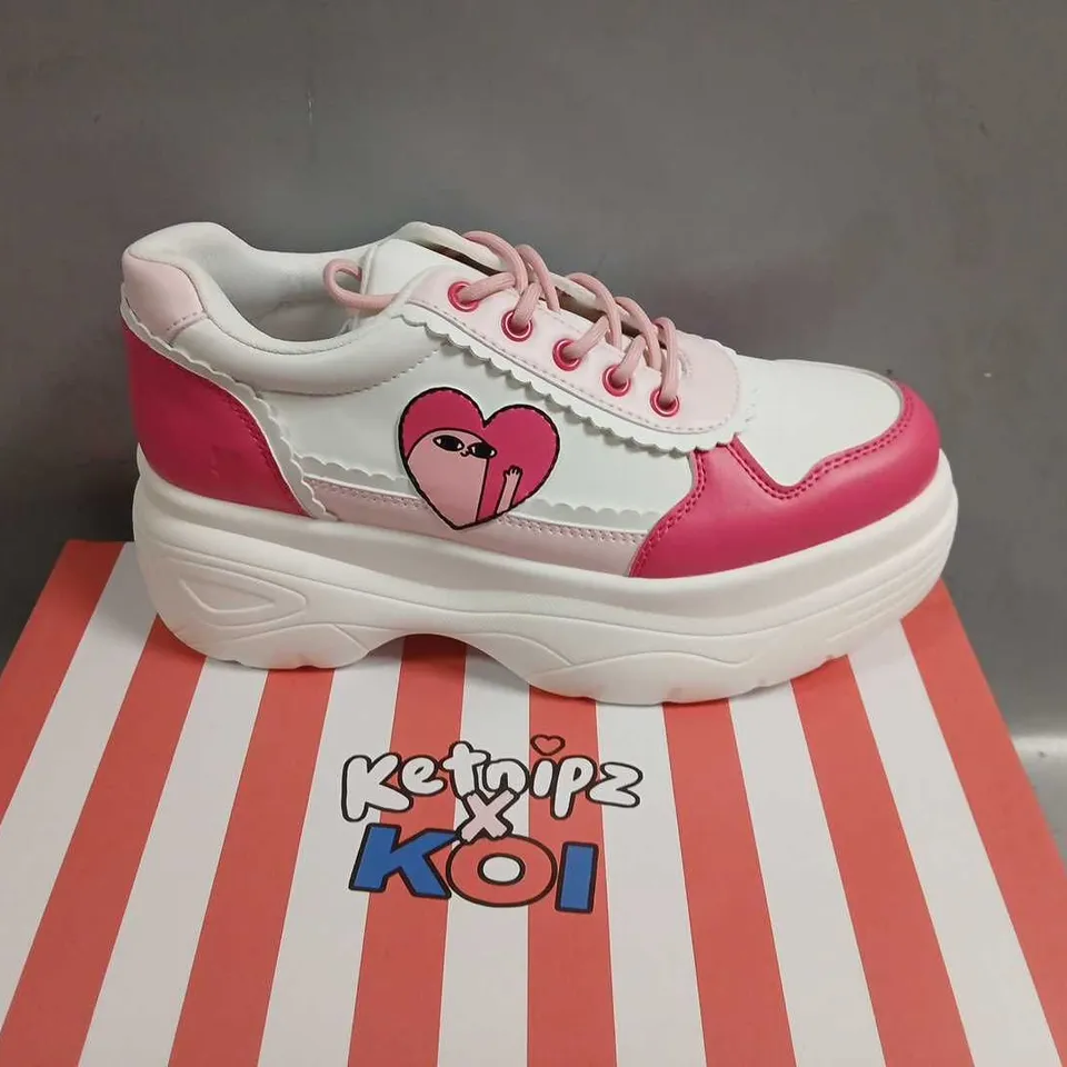 BRAND NEW BOXED BOXED KOI X KETNIPZ LOVEABLE ANTICS CHUNKY TRAINERS PINK SIZE 9