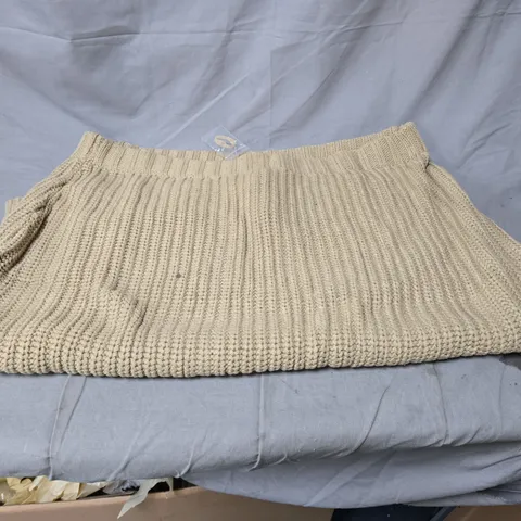 BEN DE LISI BEIGE CHUNKY KNIT SKIRT – 3XL