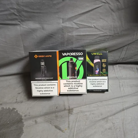 LOT OF APPROXIMATELY 20 ASSORTED VAPING ITEMS TO INCLUDE VAPORESSO/GEEKVAPE/UWELL