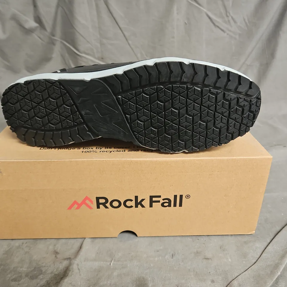 BOXED PAIR OF ROCKFALL FLY SAFETY TRAINER IN BLACK SIZE UK 9
