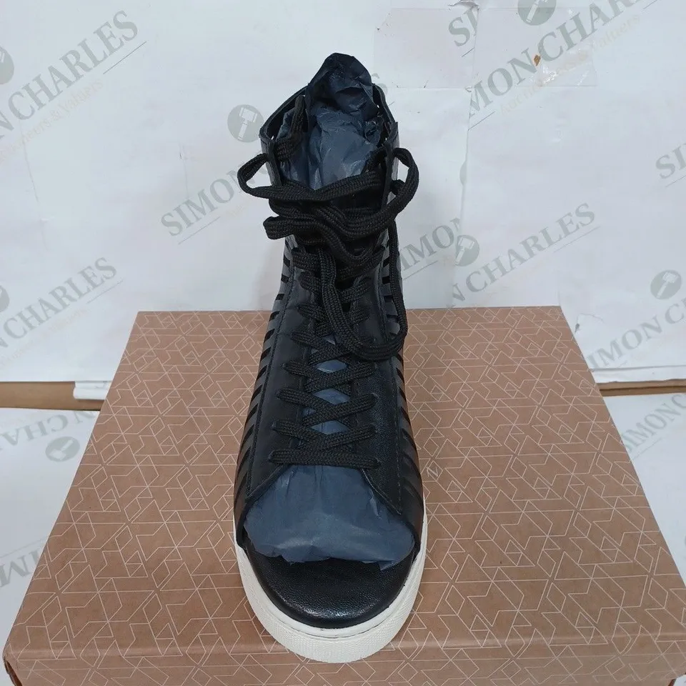 BOXED PAIR OF FORGOTTEN TRIBES GLADIATOR SANDALS - BLACK / SIZE: 5.5 UK