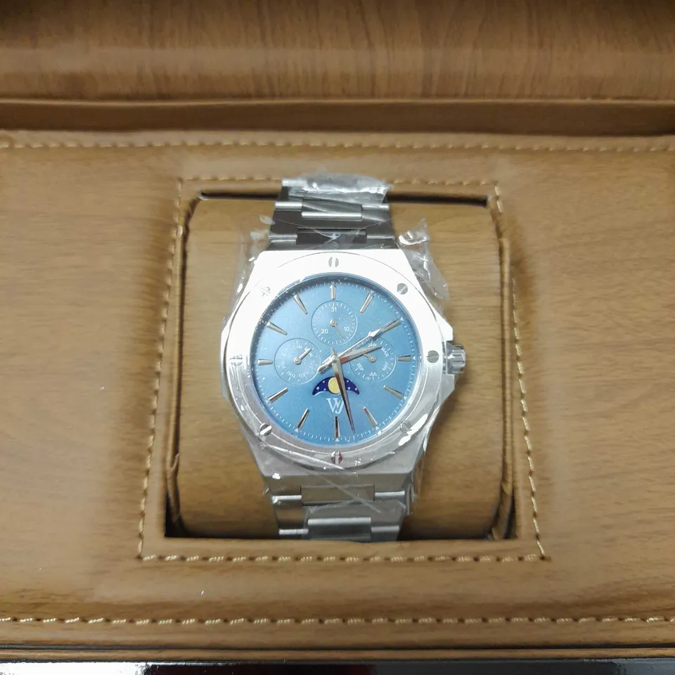 WILLIAM JOURDAIN DETAIL BEZEL TRIPLE DIAL BLUE-GREY FACE BRACELET STRAP WATCH