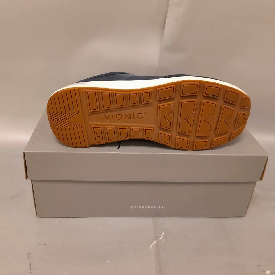 BOXED VIONIC BREILYN TRAINER SIZE 5.5