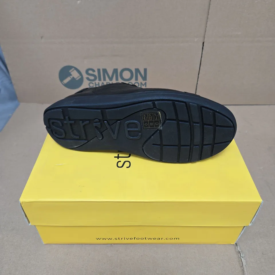BOXED PAIR OF STRIVE DAKOTA SHOES IN ALL BLACK SIZE UK 5