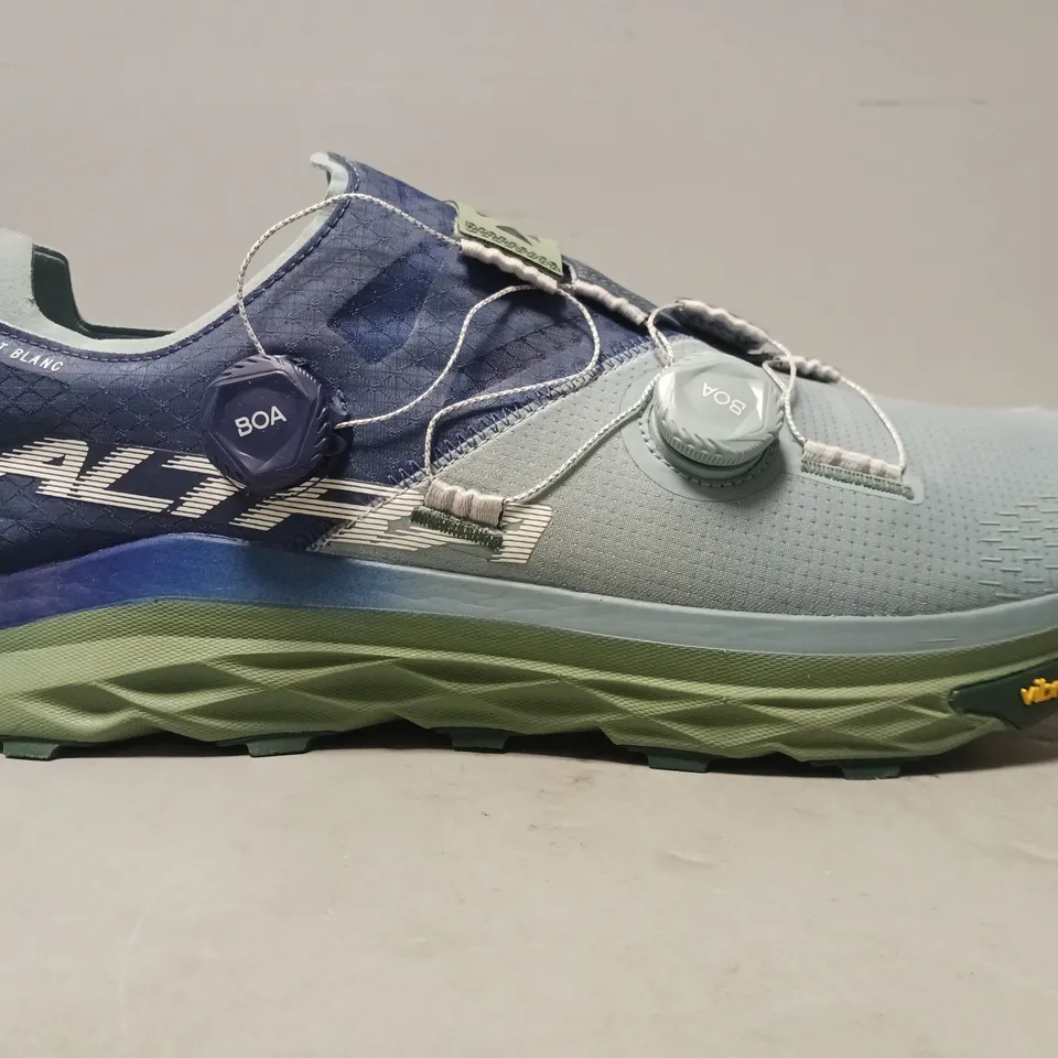 BOXED PAIR OF ALTRA TRAIL RUNNING SHOES IN BLUE/GREEN UK SIZE 14