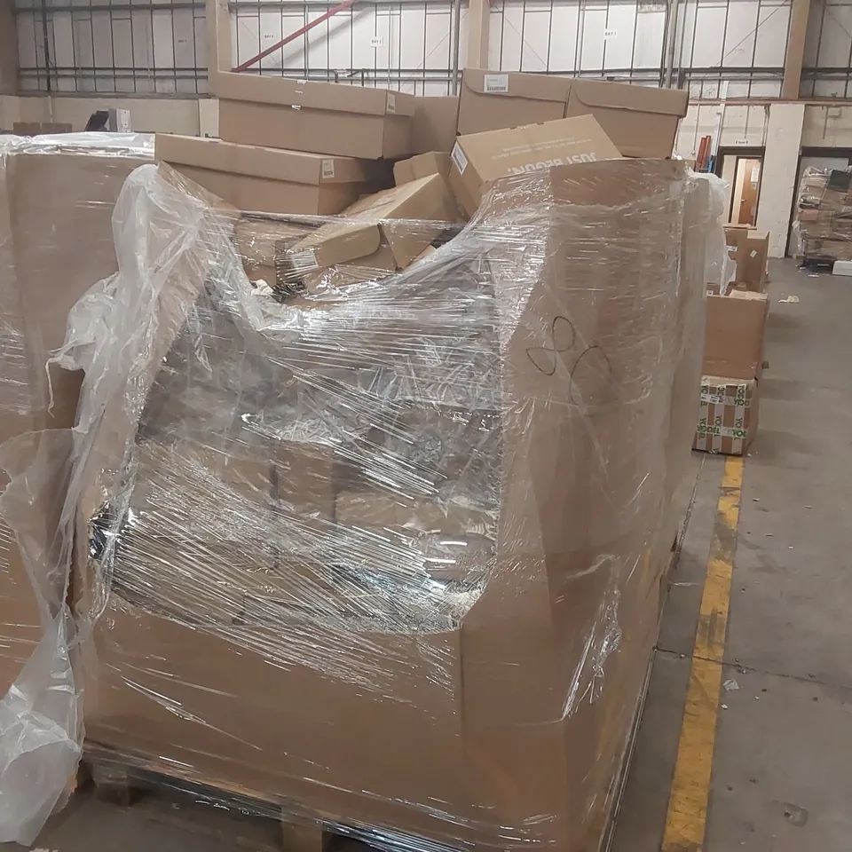 PALLET CONTAINING APPROXIMATELY 80x BRAND NEW DESIGNER SHOES INCLUDING: JD WILLIAMS BOOTS, SIMPLY BE SANDALS, JD WILLIAMS SANDALS ECT