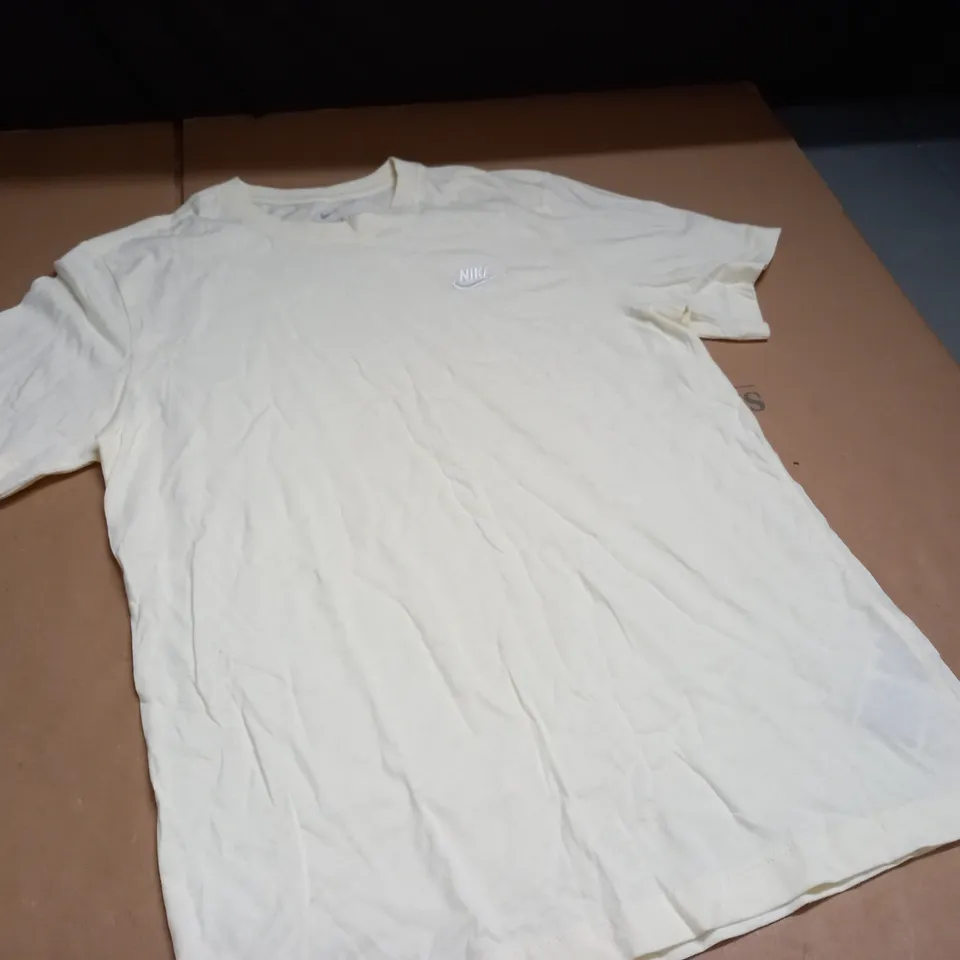 NIKE PALE YELLOW T-SHIRT - S