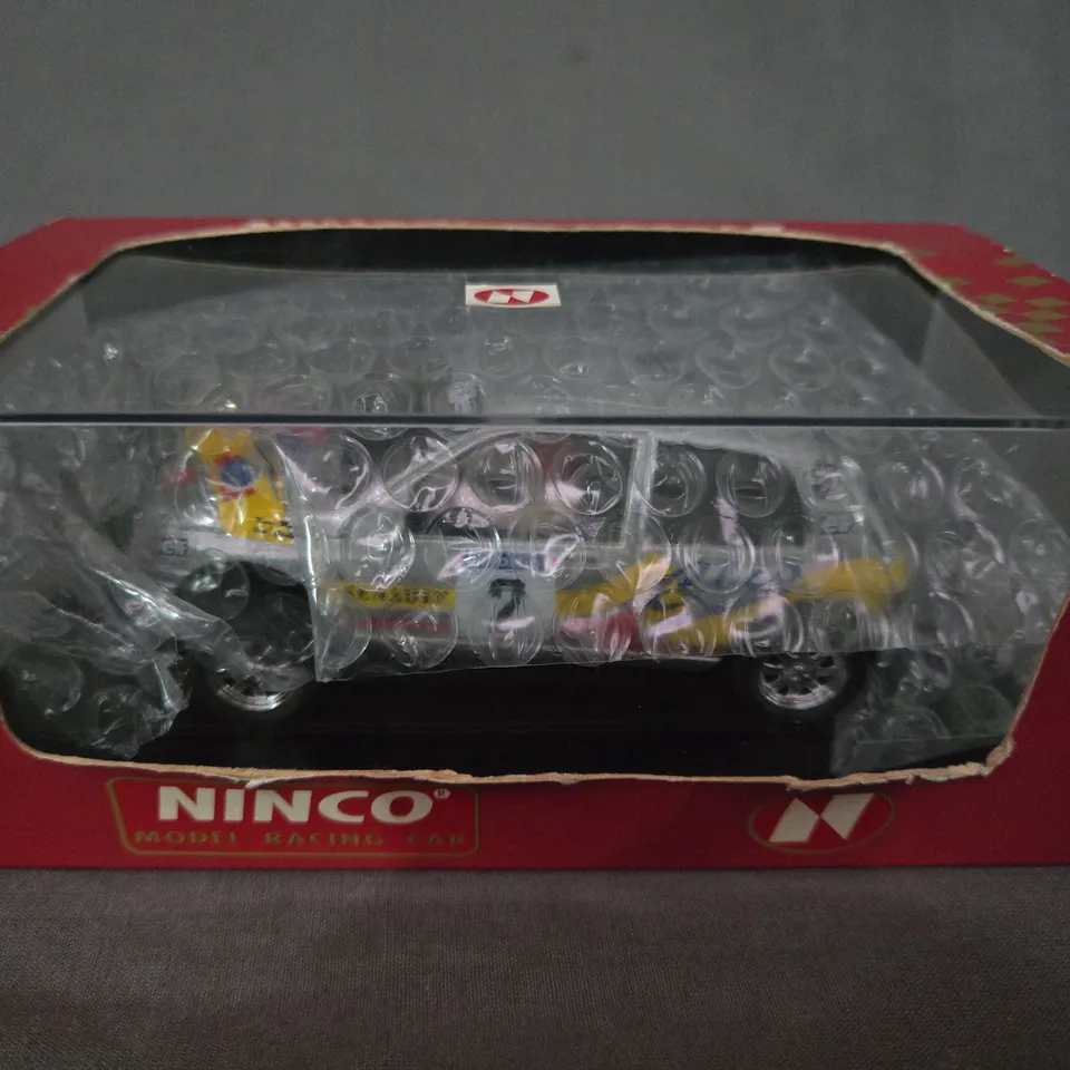 NINCO COLLECTIBLE MODEL RACING CAR - RENAULT CLIO CAMPEÓN DE RALLYES