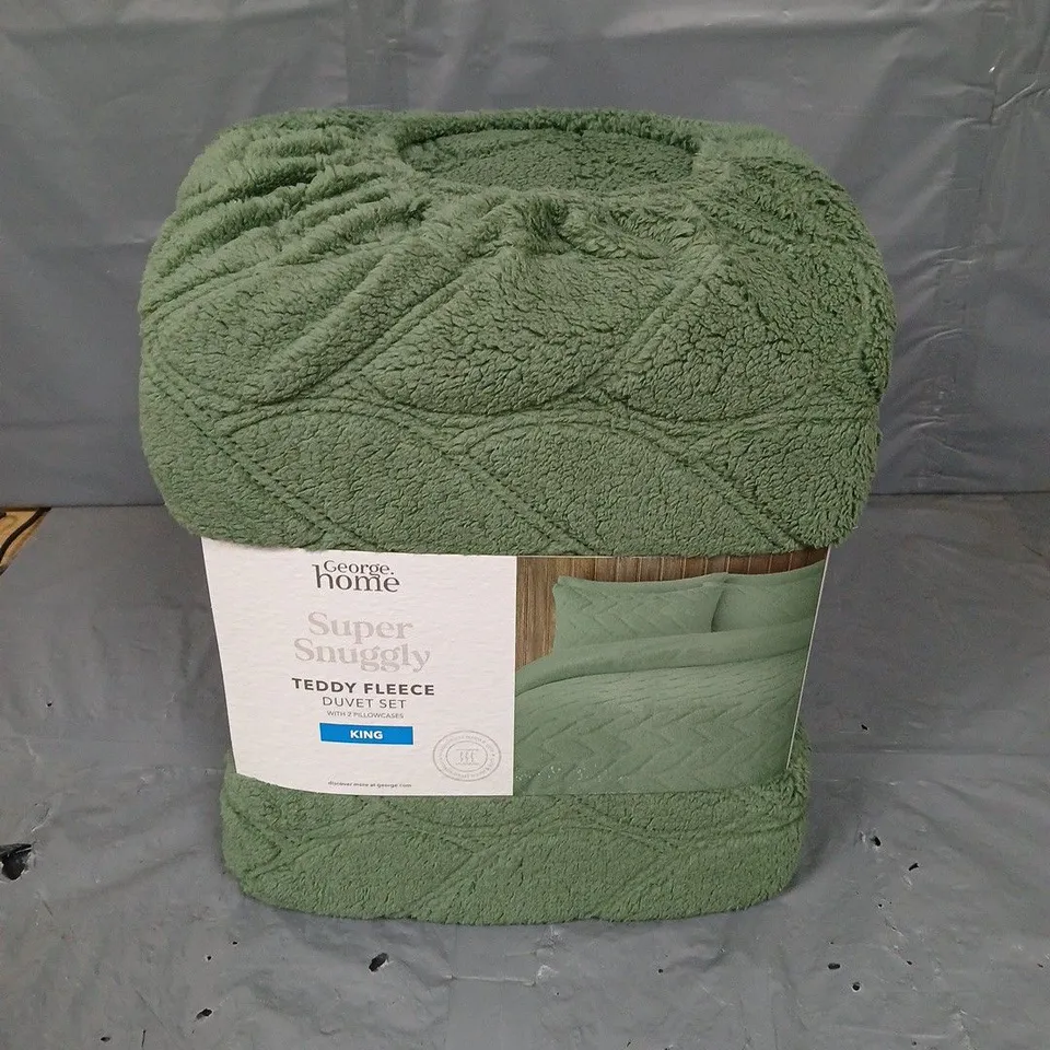 6 X HOME SUPER SNUGGLY TEDDY FLEECE DUVET SETS - KING 