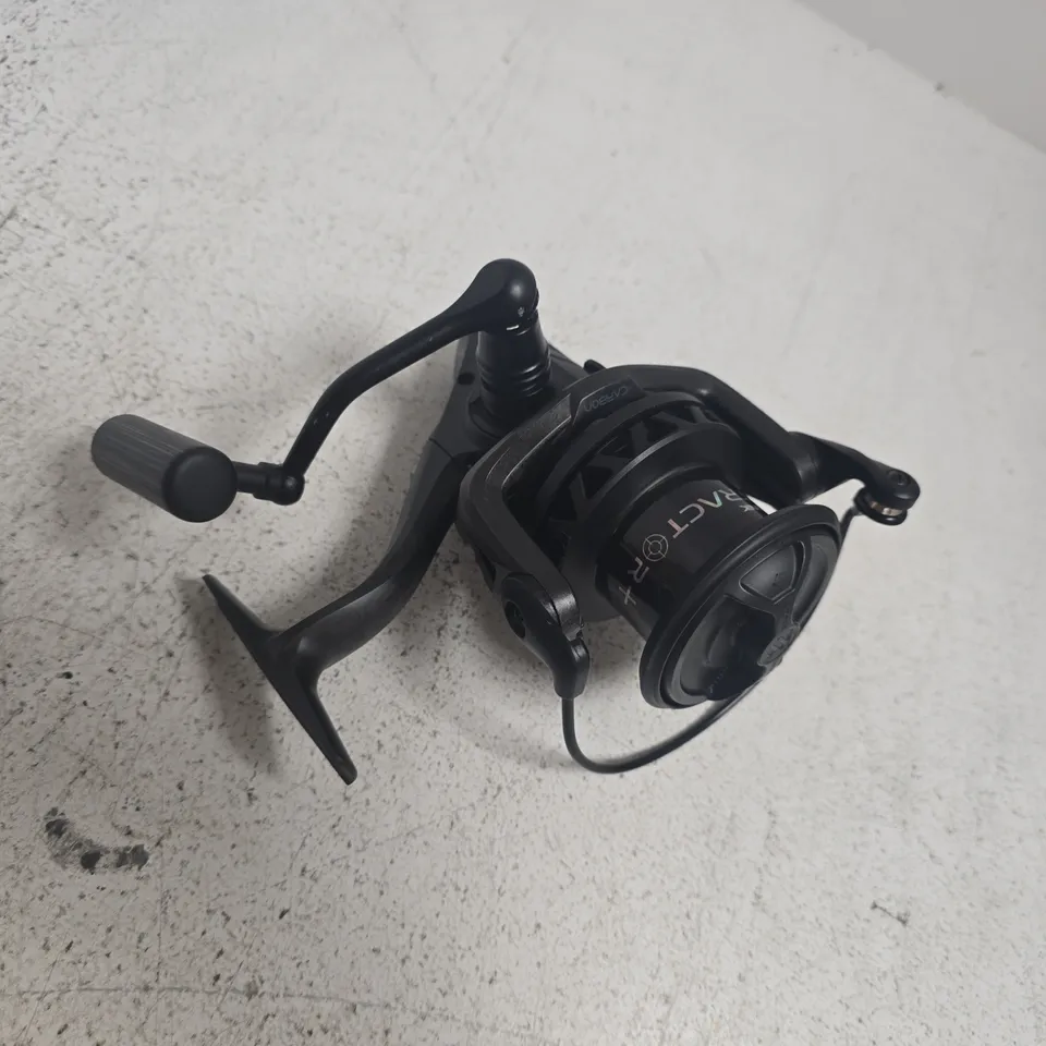 BOXED SONIK XTRACTOR+ CARBON 5000 SPINNING FISHING REEL
