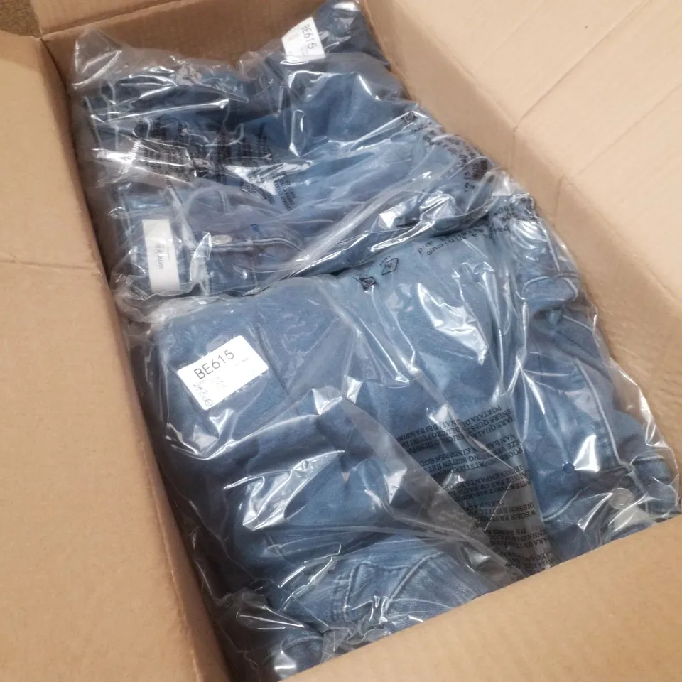 BOX CONTAINING APPROXIMATELY 11 BRAND NEW SIMPLY BE COSY MID WASH SKINNY JEANS - SIZE 32S
