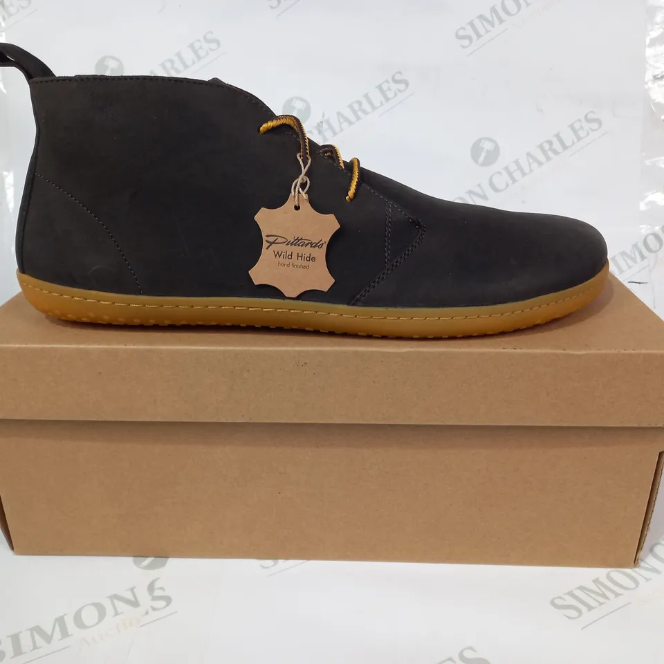 BOXED PAIR OF VIVO BAREFOOT GOBI II M SHOES IN BROWN EU SIZE 49