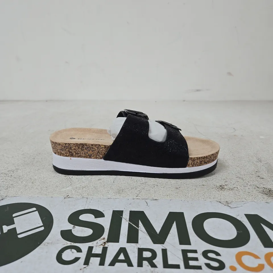 DUNLOP BLACK TWO-STRAP CORK-SOLED SANDAL SIZE EU 37