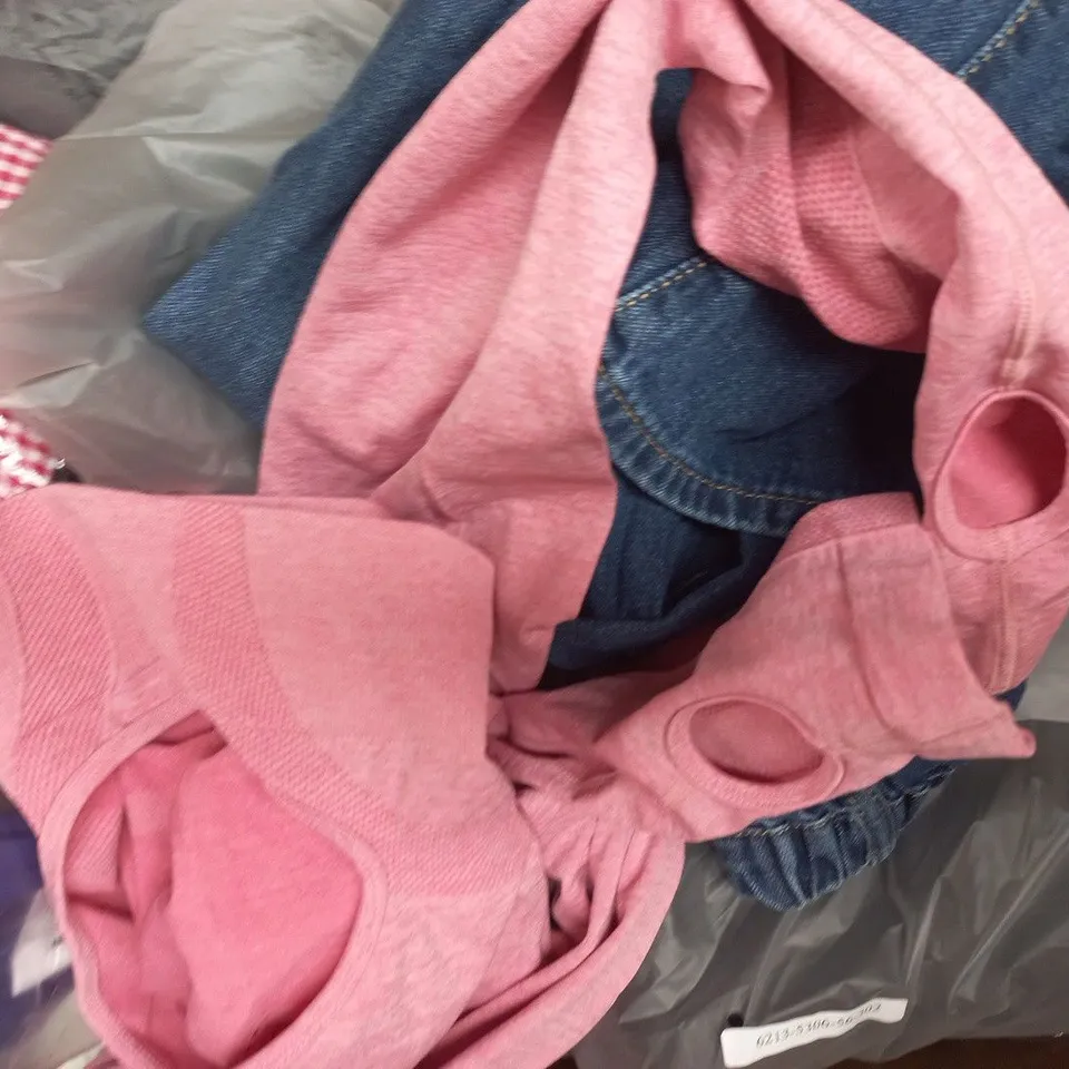 APPROXIMATELY 20 ASSORTED CLOTHING AND FASHION PRODUCTS IN VARIOUS STYLES AND SIZES - COLLECTION ONLY