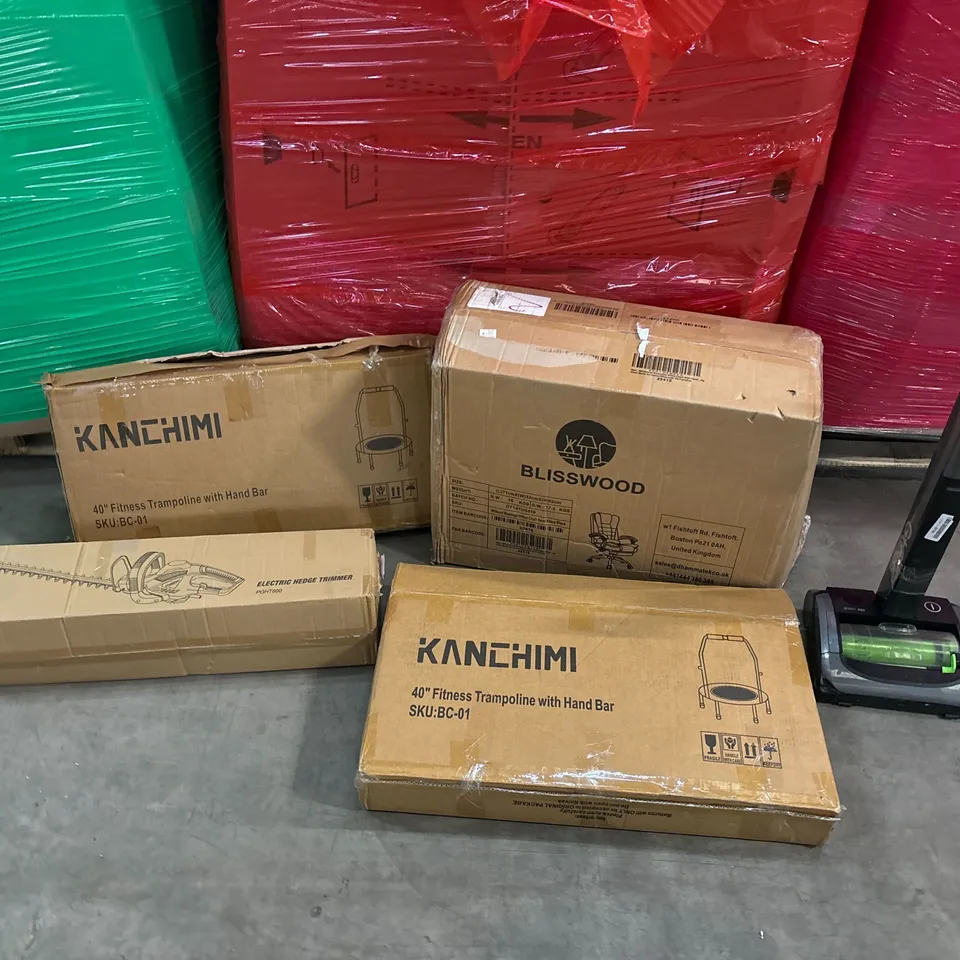 PALLET OF ASSORTED CONSUMER PRODUCTS TO INCLUDE: OFFICE CHAIR, ELECTRIC HEDGE TRIMMER, VACUUM CLEANER, FITNESS TRAMPOLINES ECT