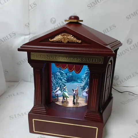 BOXED MR CHRISTMAS MUSICAL NUTCRACKER SUITE SCENE CHANGER