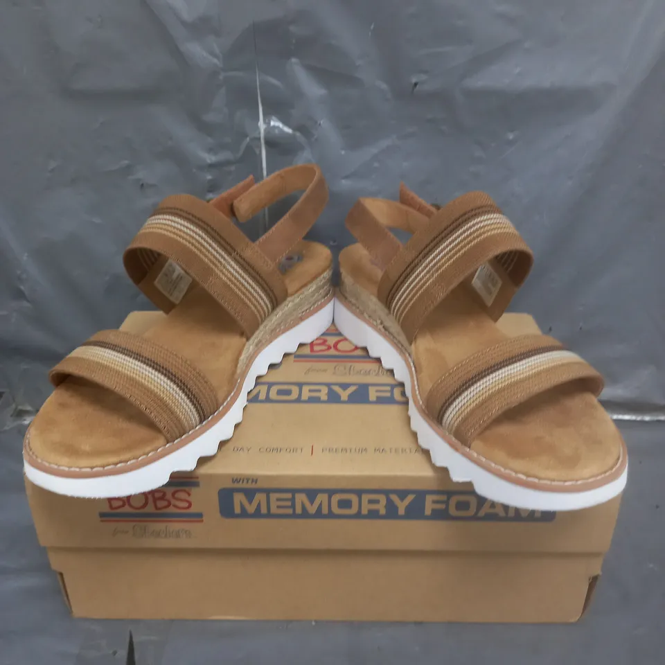 BOBS FROM SKECHERS DESERT KISS SANDALS BROWN SIZE 5