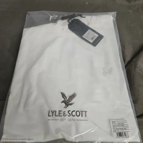 Lyle & Scott White Tonal Eagle T‑Shirt – Size M