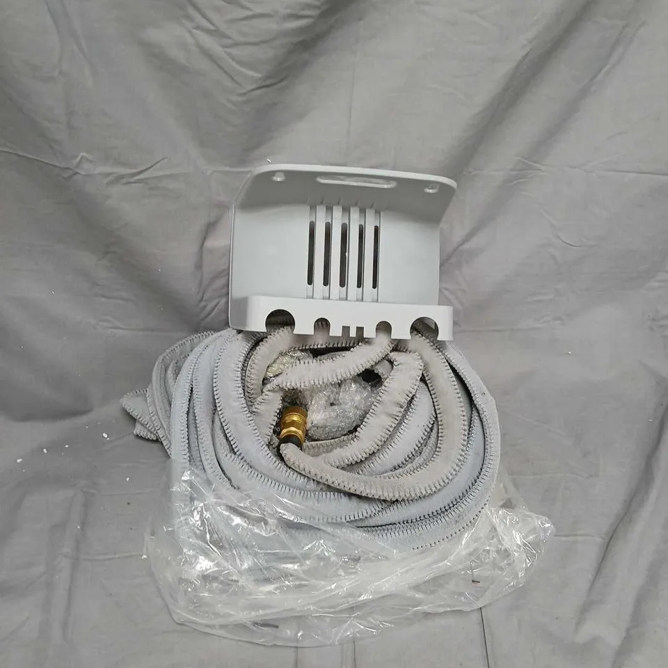 GRUMPY GARDENER REINFORCED EXPANDABLE HOSE WITH ACCESSORIES IN GREY 100FT
