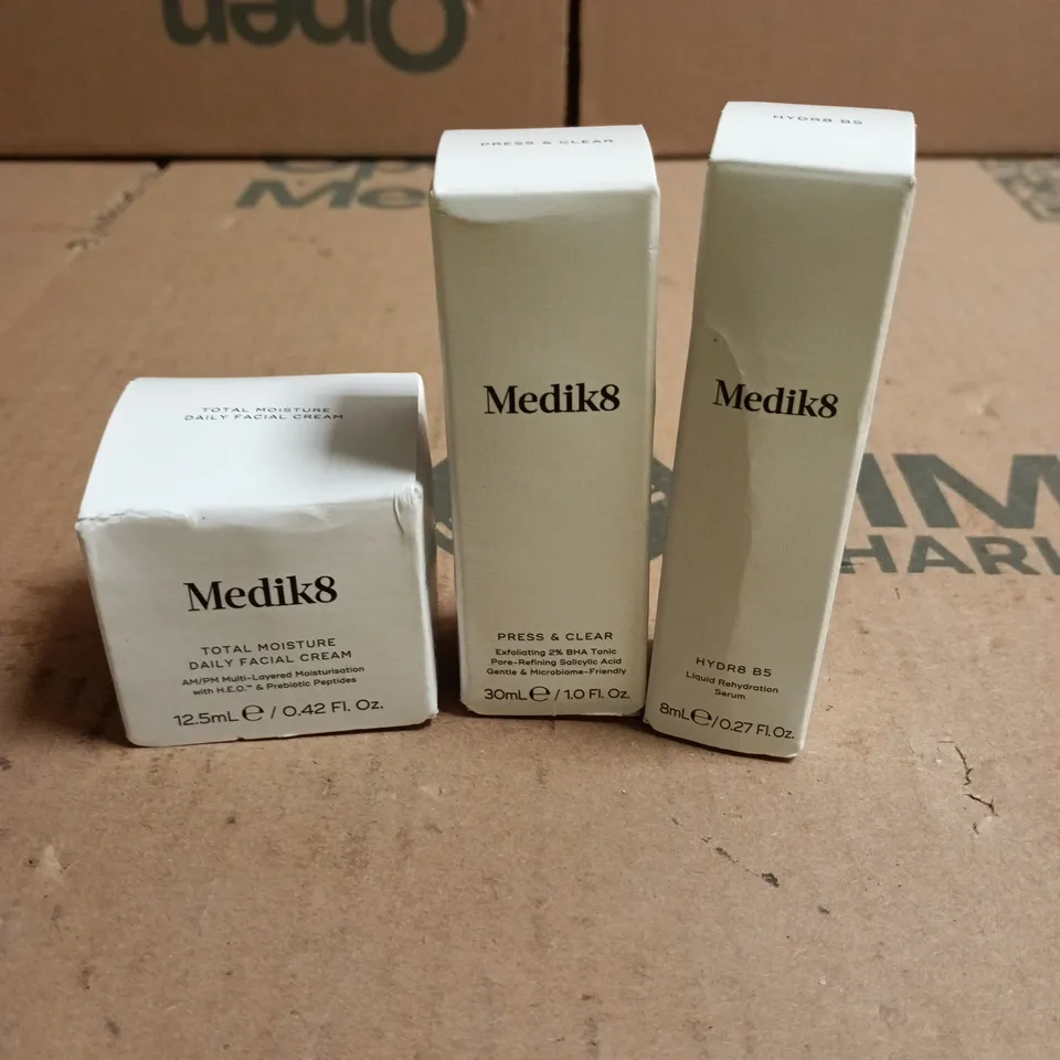 MEDIK8 SKINCARE TRIO – TOTAL MOISTURE DAILY FACIAL CREAM 12.5ML; PRESS & CLEAR BHA TONIC 30ML; HYDR8 B5 SERUM 8ML