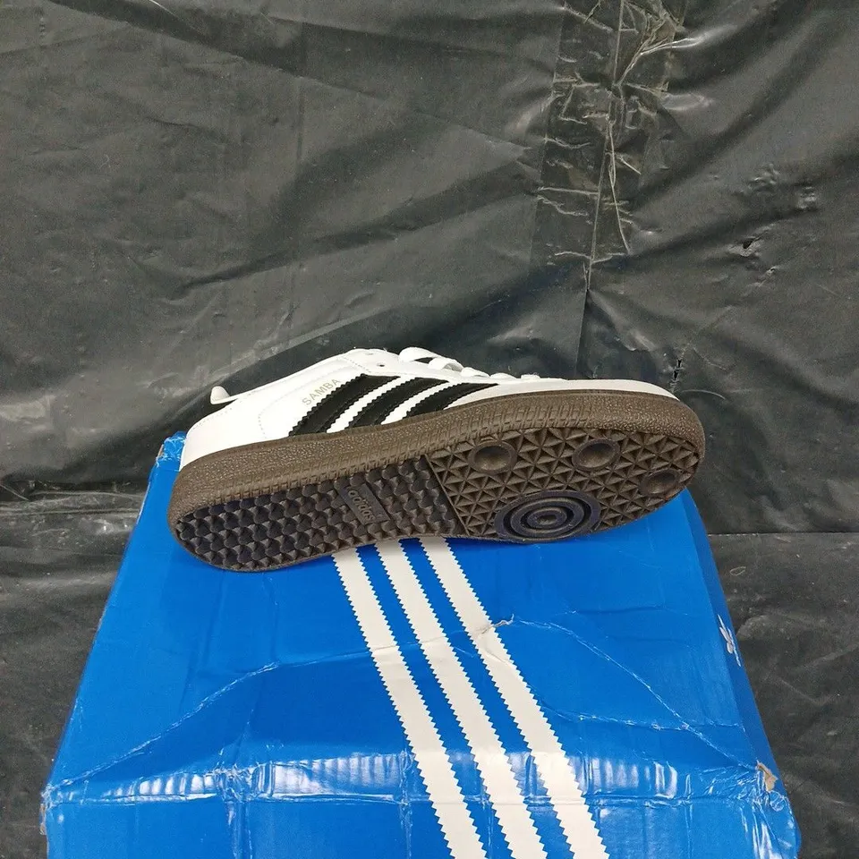 BOXED PAIR OF ADIDAS SAMBA OG WHITE UK 13.5 