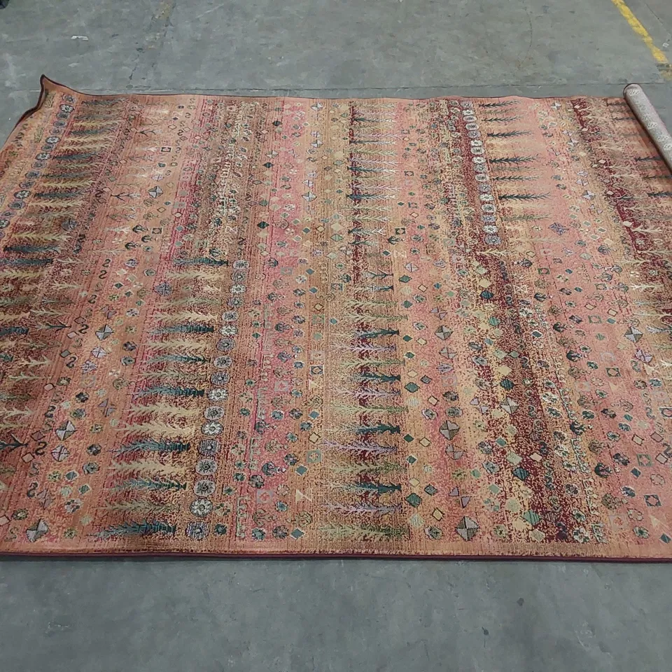 PARTINGT AZTEC MACHINE WOVEN AREA RUG // SIZE: 240 X 340cm