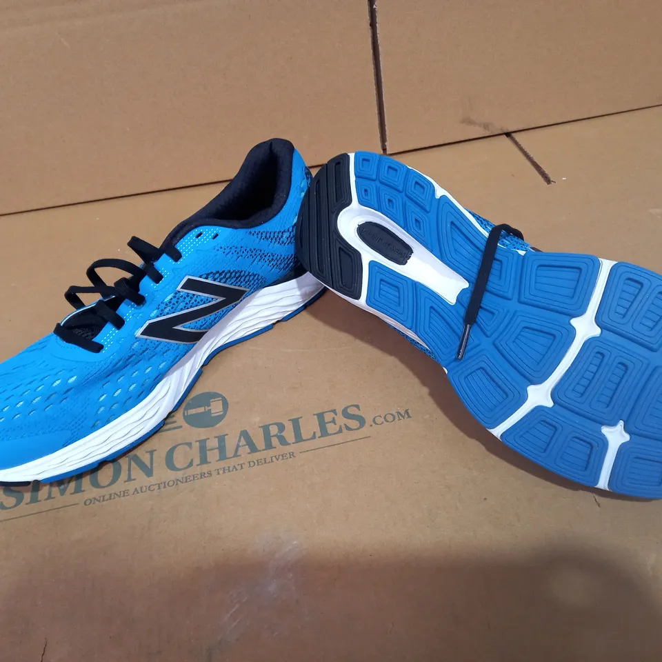 PAIR OF SIZE 10 NEW BALANCE BLUE TRAINERS 